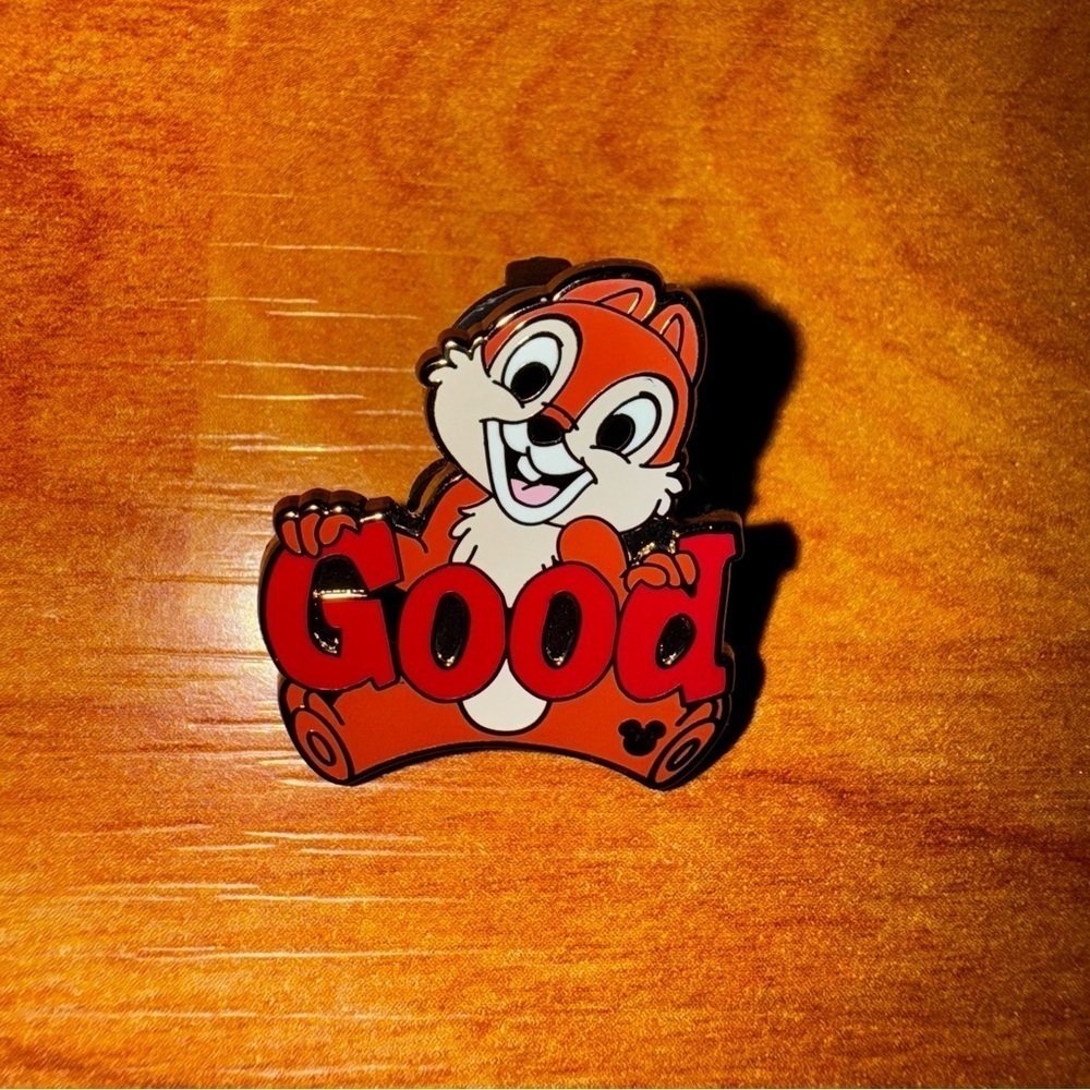 Disney WDW Hidden Mickey Series Good Collection 2011 Chip Pin - 3 of 5 Authentic